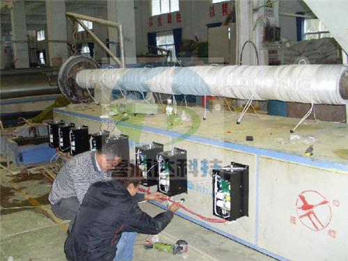 造粒机电磁加热器生产现场效果图